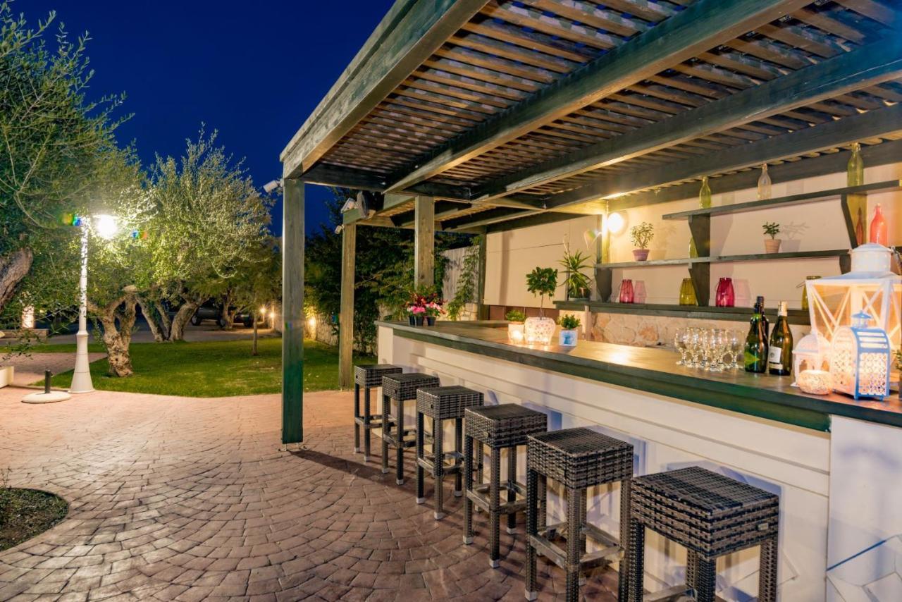 Astarte Villas - Istar Villa With Tennis Court Makhairádhon Dış mekan fotoğraf