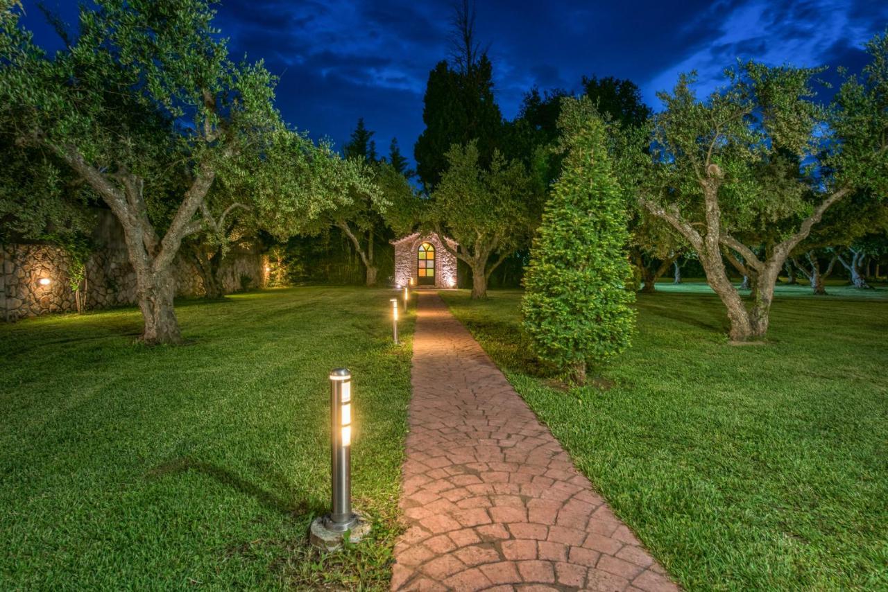 Astarte Villas - Istar Villa With Tennis Court Makhairádhon Dış mekan fotoğraf