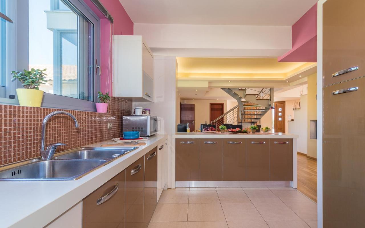 Astarte Villas - Istar Villa With Tennis Court Makhairádhon Dış mekan fotoğraf