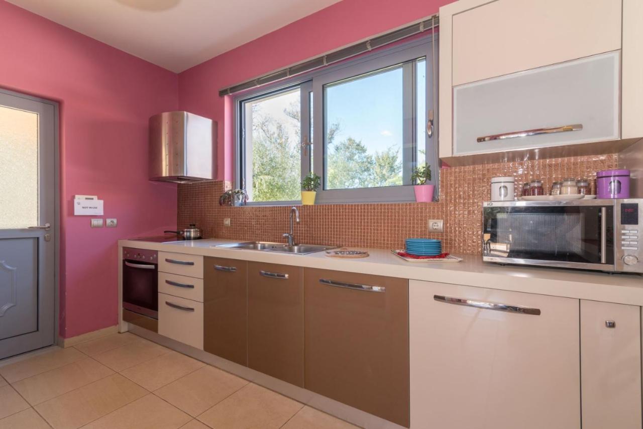 Astarte Villas - Istar Villa With Tennis Court Makhairádhon Dış mekan fotoğraf