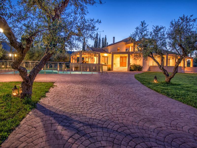 Astarte Villas - Istar Villa With Tennis Court Makhairádhon Dış mekan fotoğraf